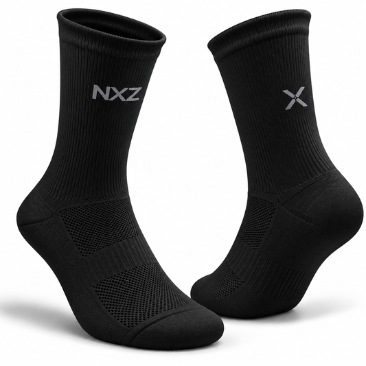NXZ Performance Løpesokker i svart med ribbestrikket skaft og pustende nettingpaneler for komfort under løping velges som et par sokker
